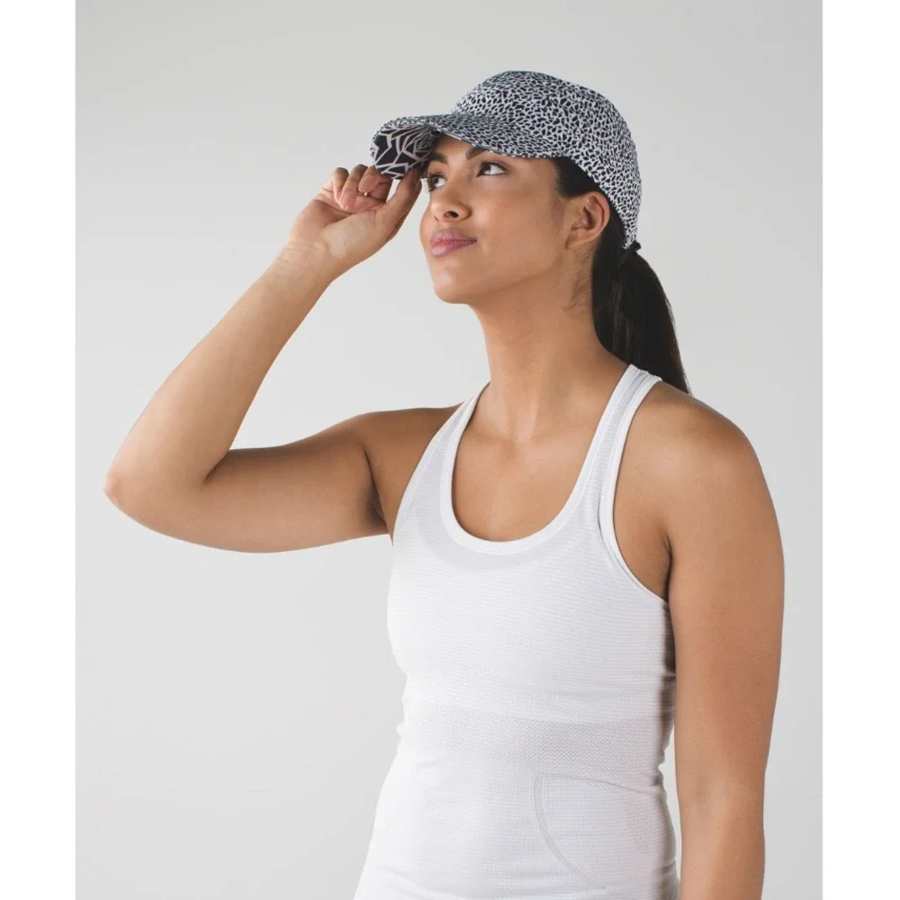 Lululemon Run Lightweight Cap Hat Black White NWOT